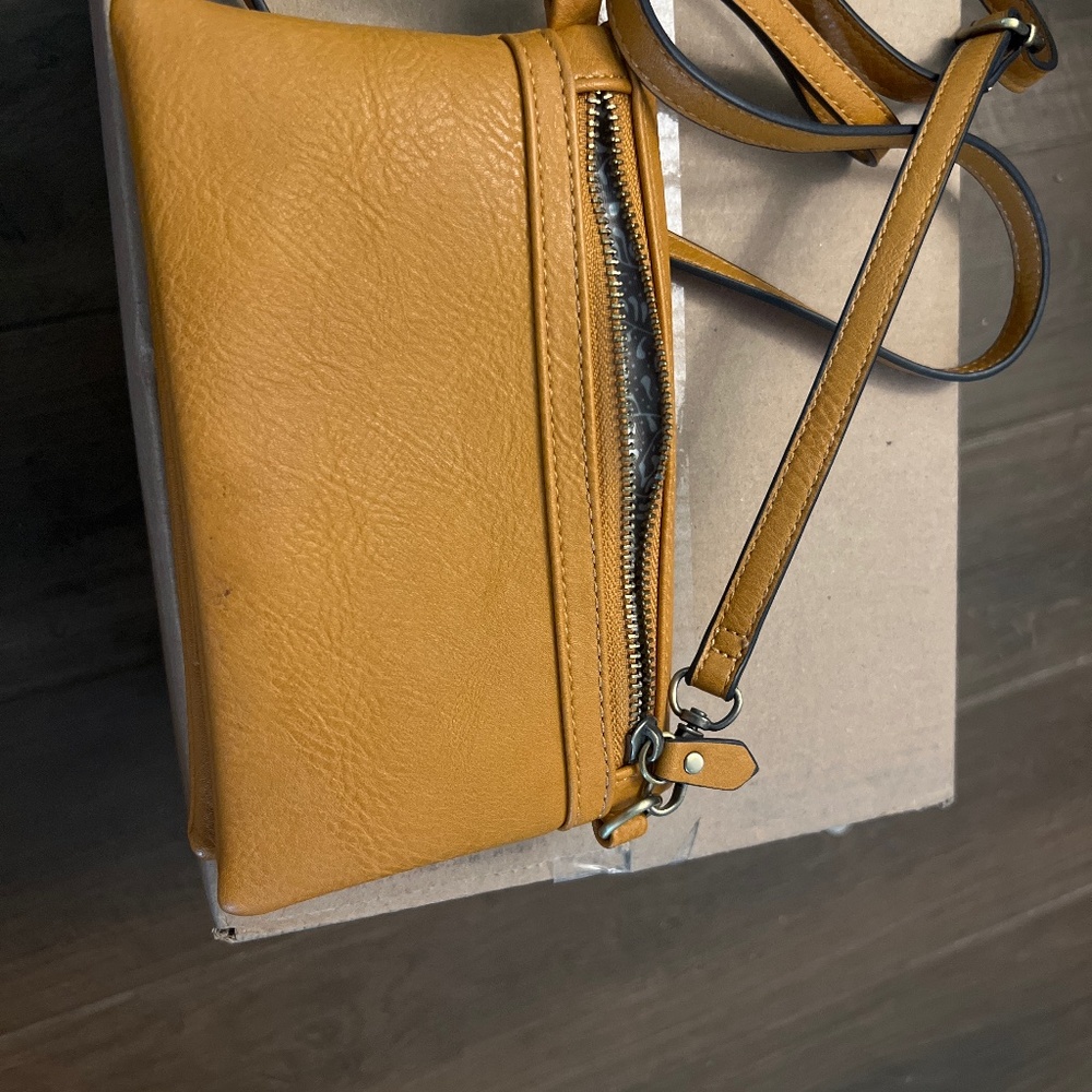 Crossbody purse